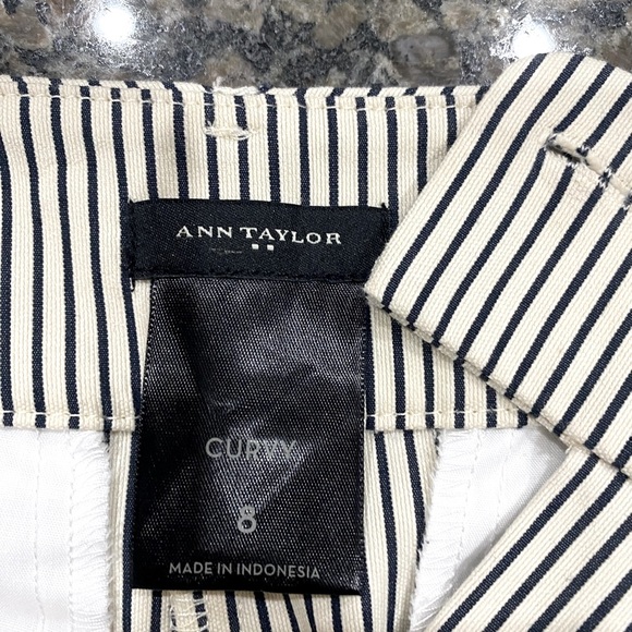 Ann Taylor cream & black striped cropped pants Curvy fit Size 8 - Picture 4 of 9